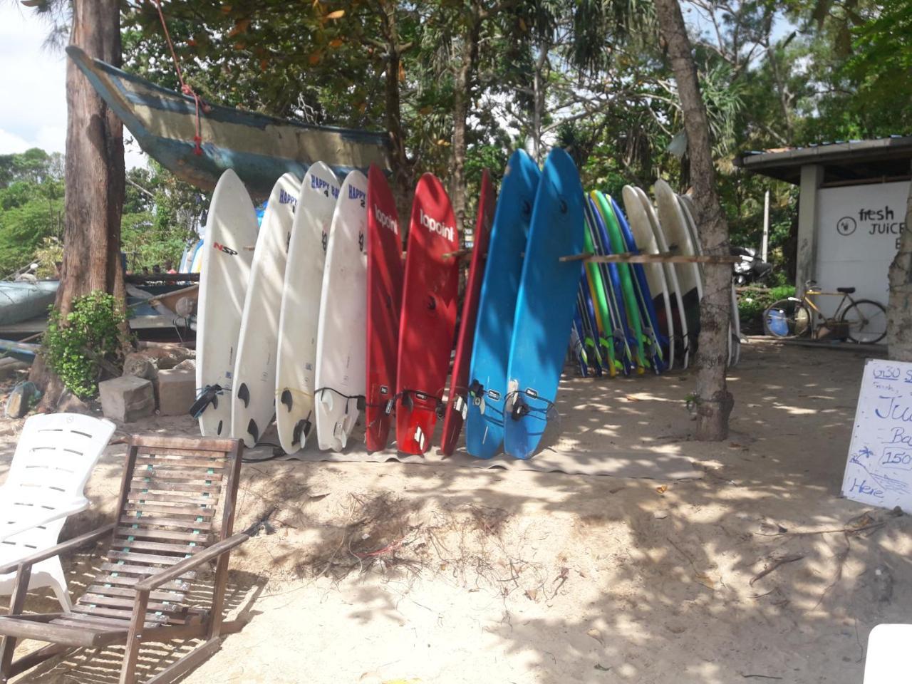 Colonial Surfing Villa Hostel & Home Stay Мидигама-Ист Экстерьер фото